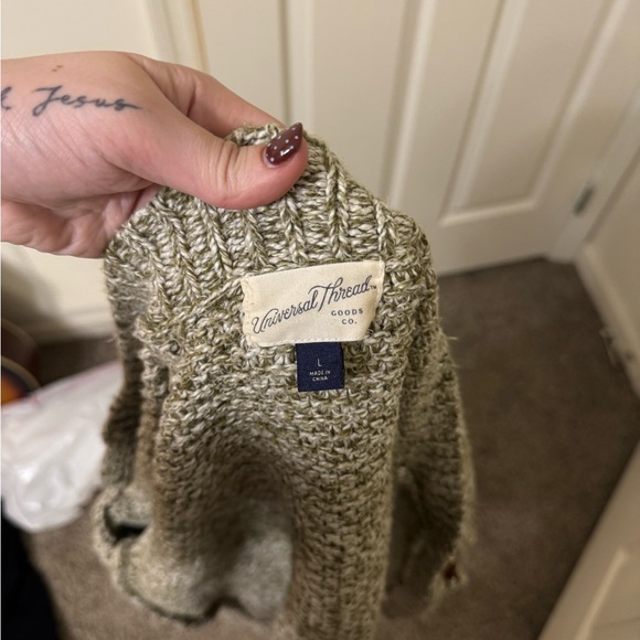 Cozy Chunky Knit Olive-Grey Button Cardigan Sweater - Picture 3 of 3